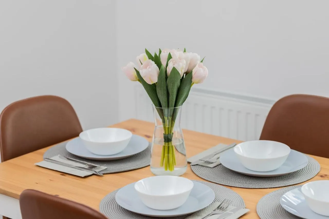 Stadion Apartment With Parking By Noclegi Renters Gdansk