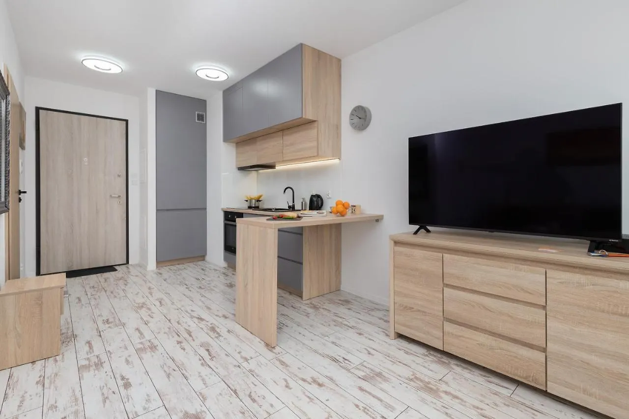 Stadion Apartment With Parking By Noclegi Renters Gdansk