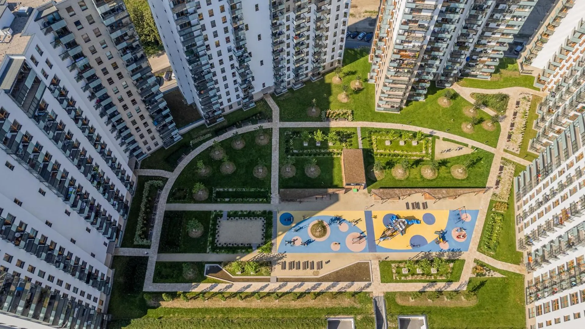 Stadion Apartment With Parking By Noclegi Renters Gdansk